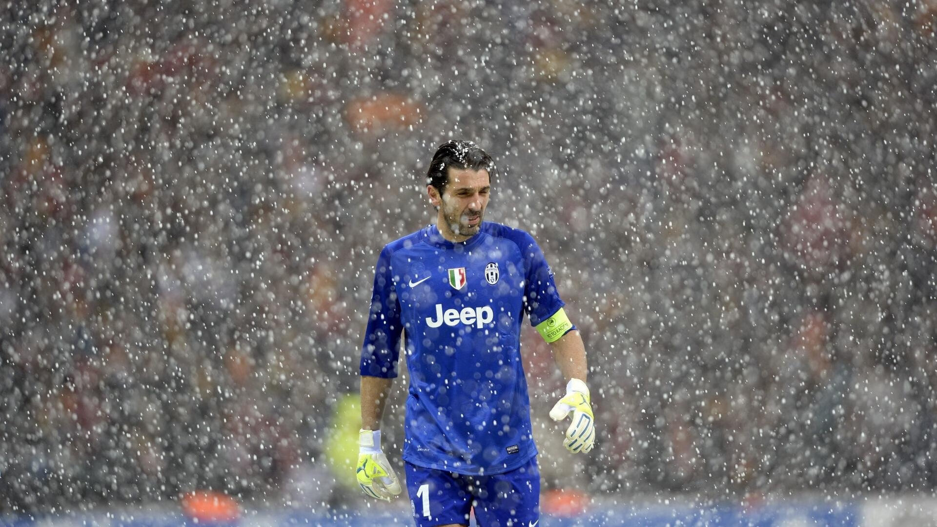 跨界竞技场，当NBA勇士掀翻尼克斯，浓眉在意甲焦点战中接管比赛